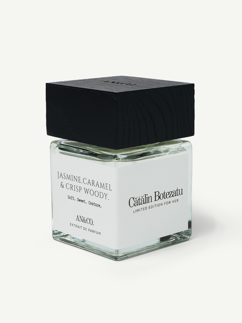 JASMINE. CARAMEL & CRISP WOODY